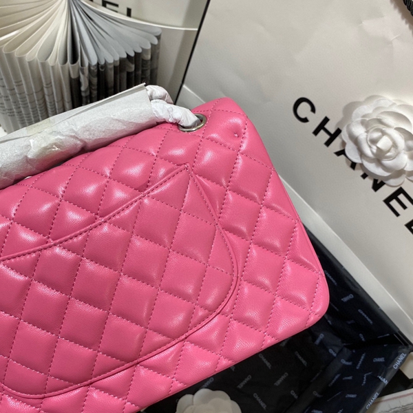 シャネルバッグレプリカ素材ディテール